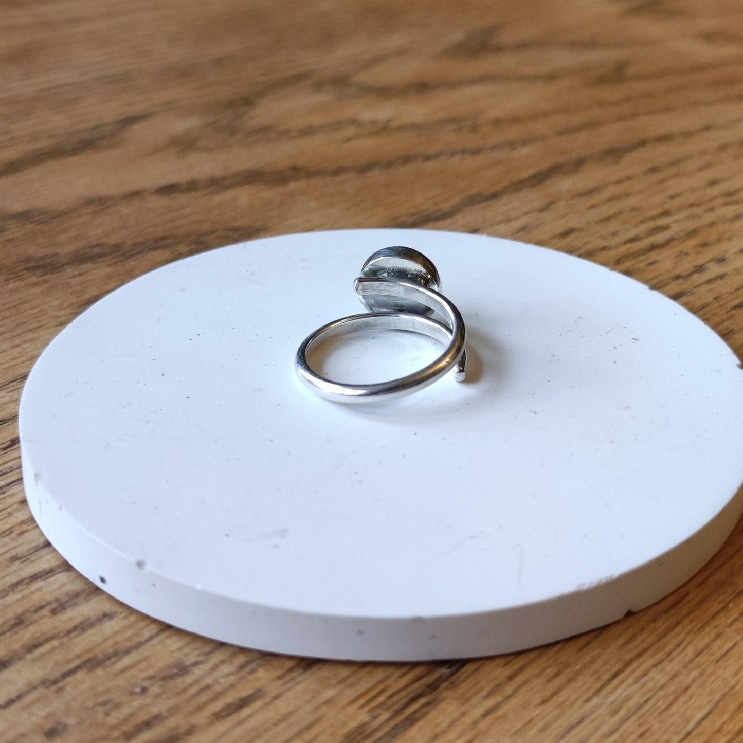 Adjustable Round Onyx Stone Set Ring - Sølv Lines