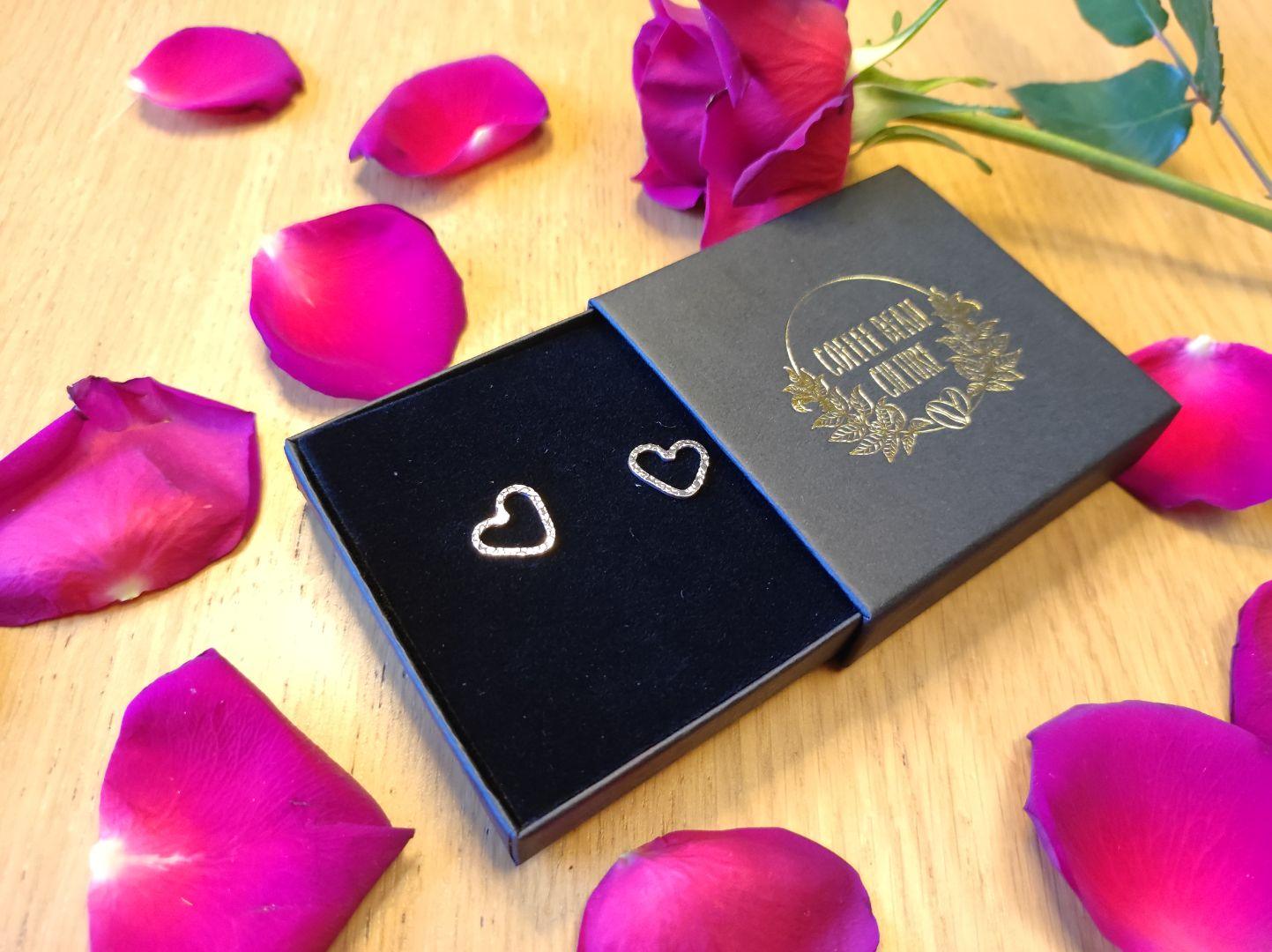 Silver Textured Heart Stud Earrings - Sølv Lines
