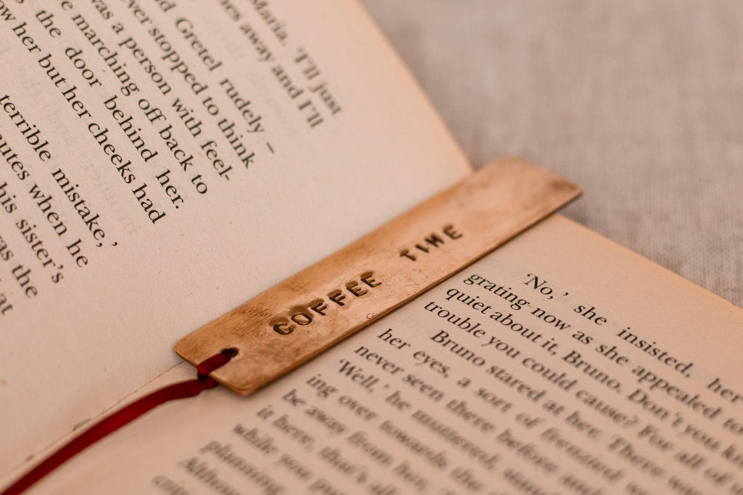 Copper and Red Bronze Colombian Coffee bean bookmark - Sølv Lines