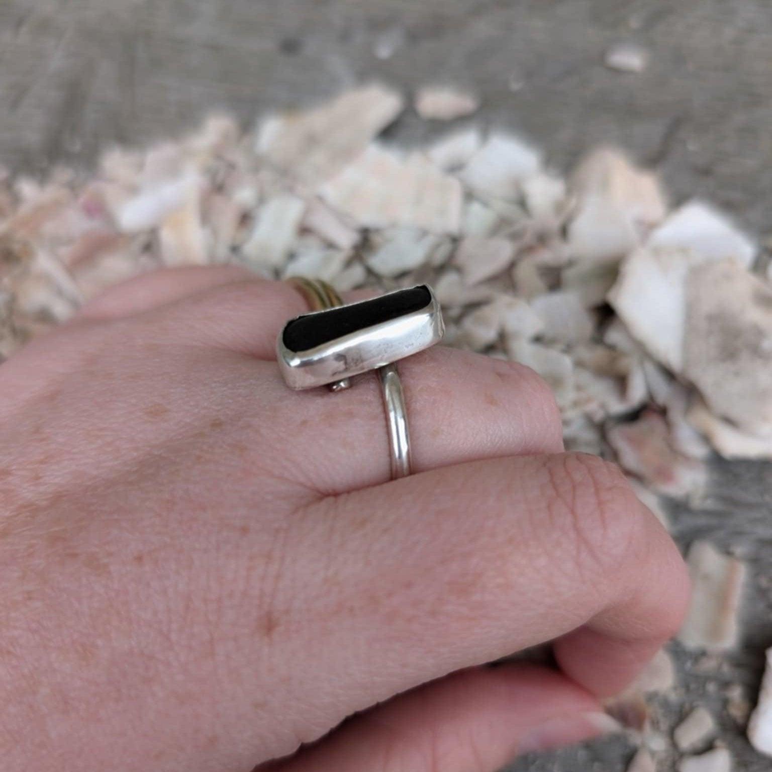 Adjustable Silver Sea Glass Ring - Sølv Lines
