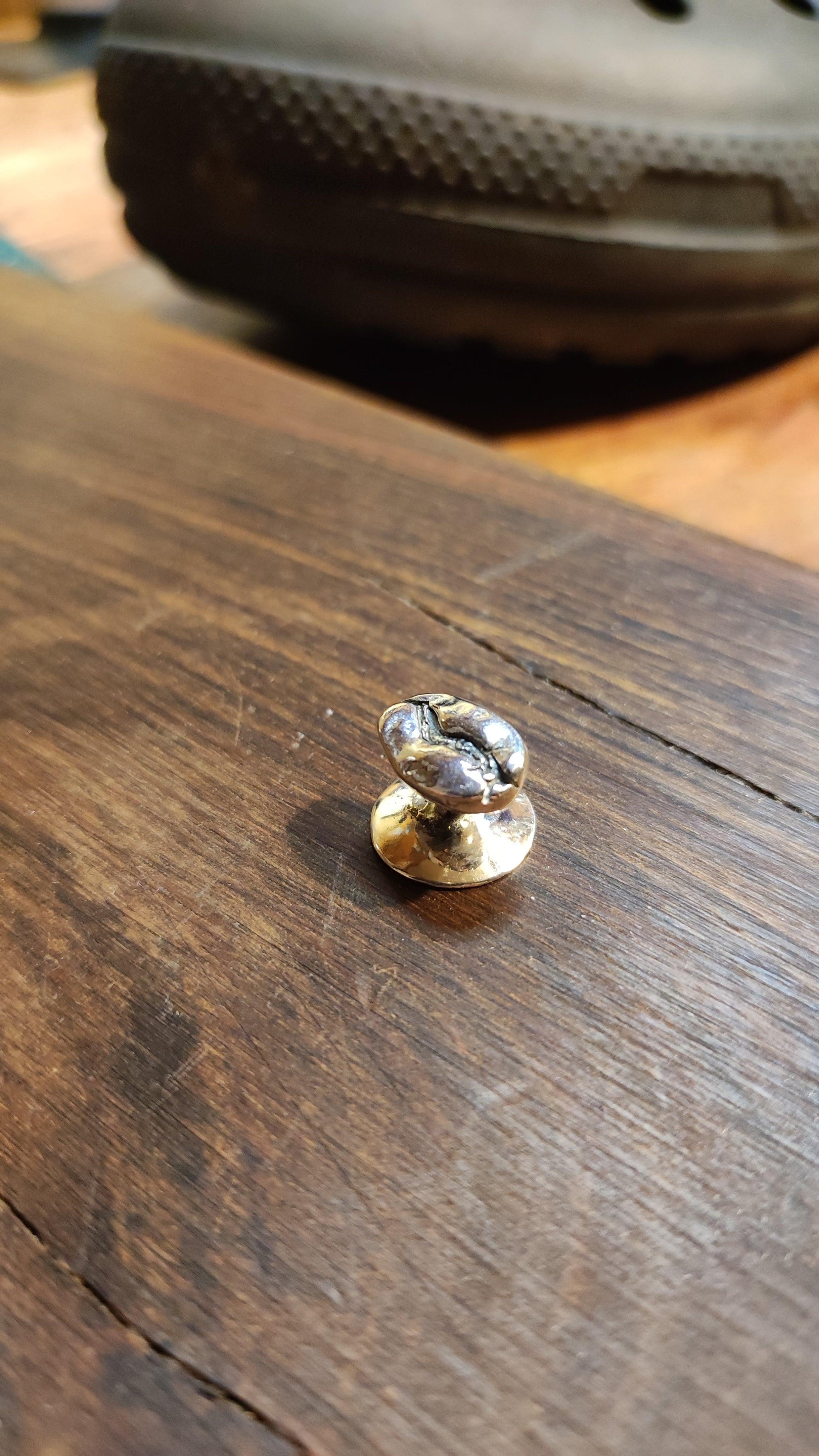 Coffee Bean Croc Charm - Sølv Lines