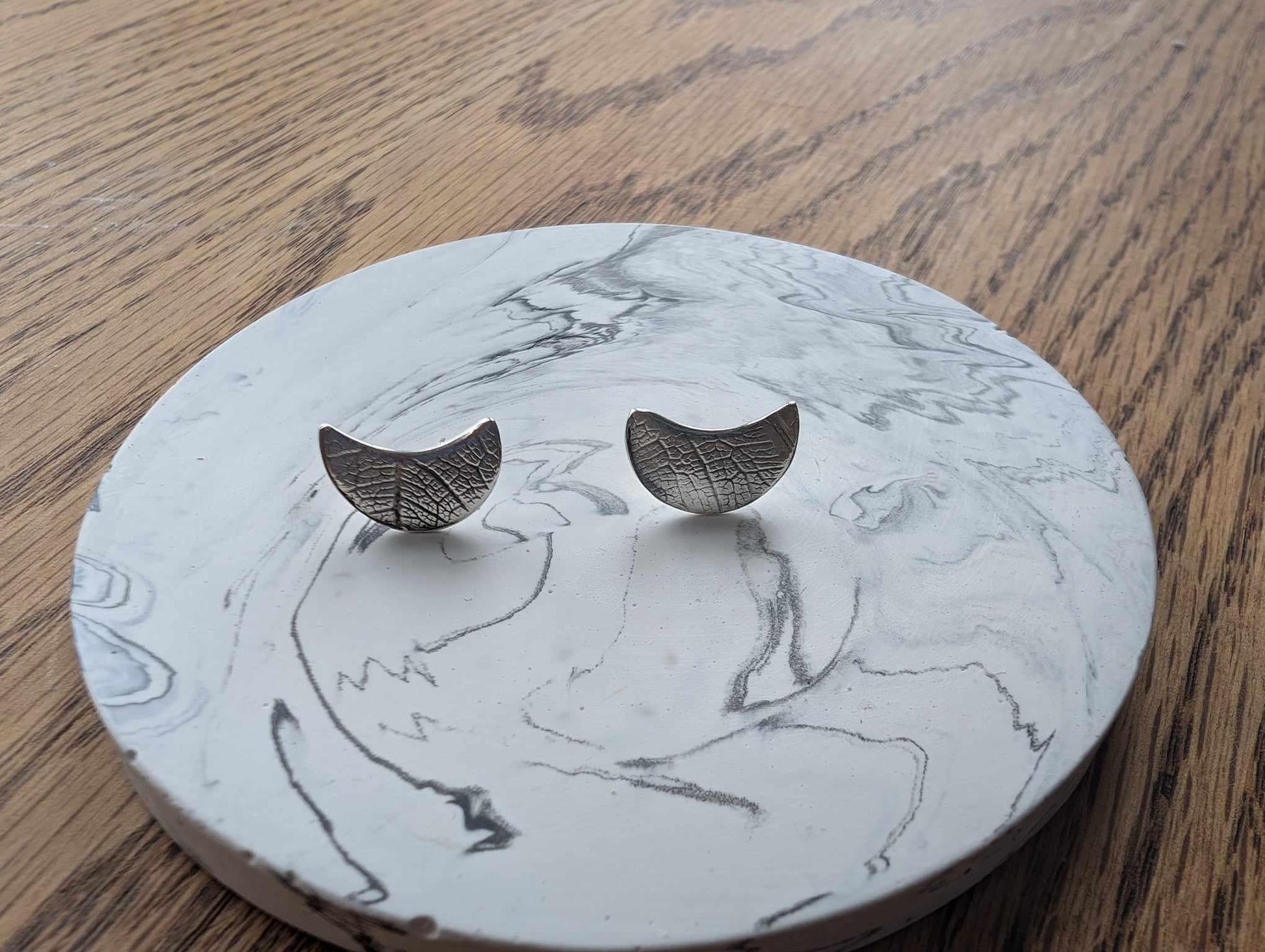 Moon Crescent Earring Studs - Sølv Lines