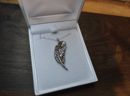 Memorial Silver Feather Ash Necklace - Sølv Lines