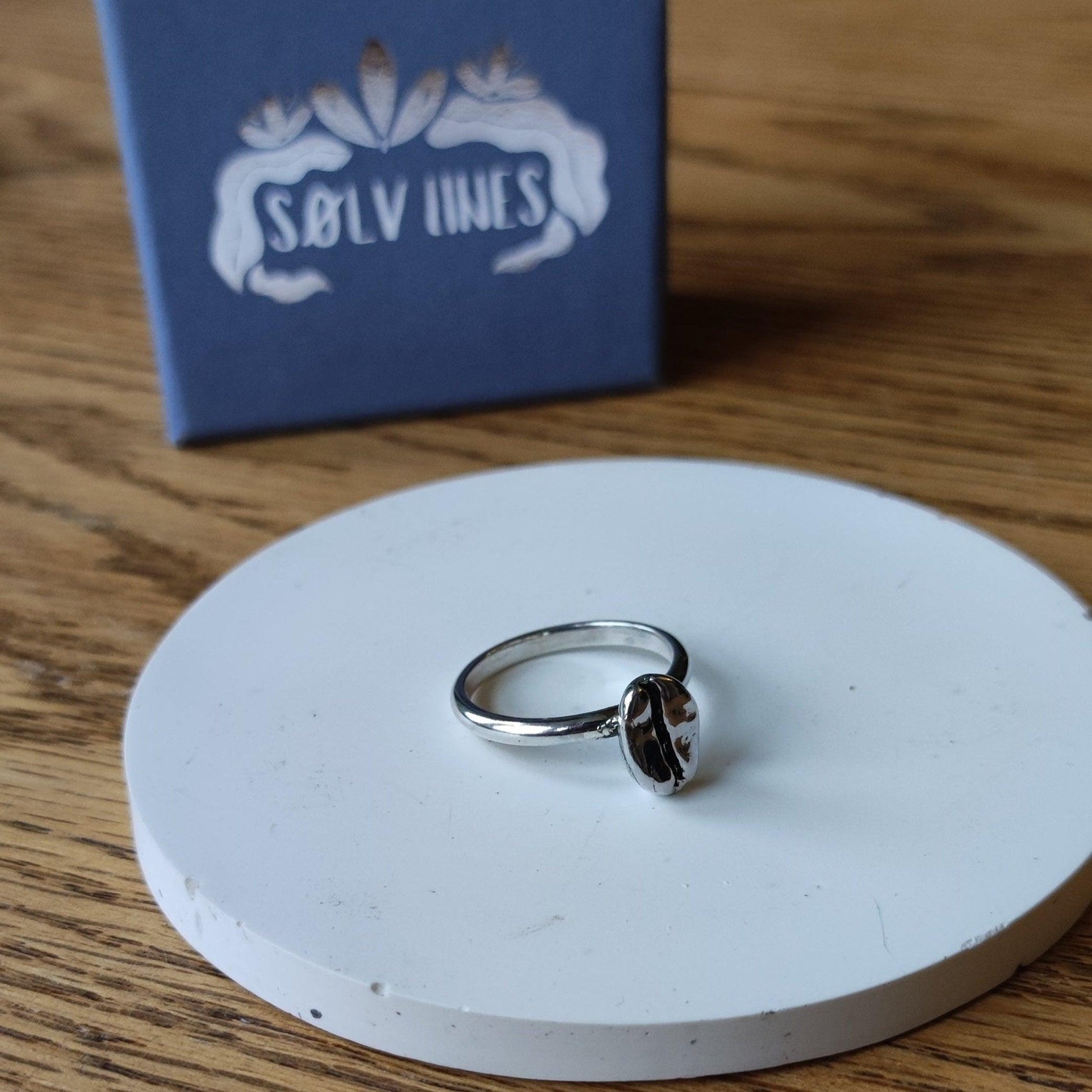 Fixed Band Colombian Coffee Bean Ring in sterling silver - Sølv Lines