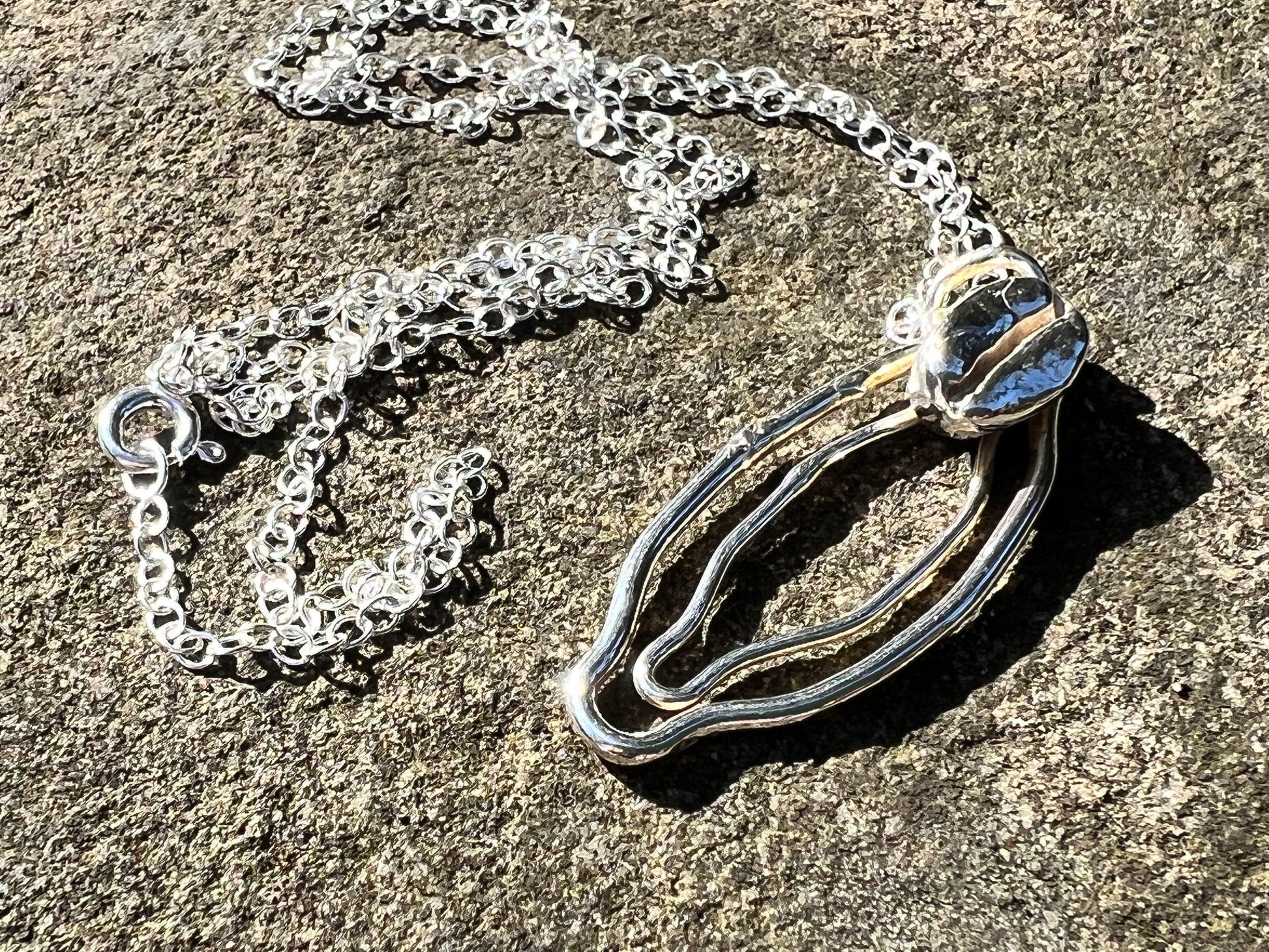 Sterling silver vulva necklace with sterling silver coffee bean - Sølv Lines