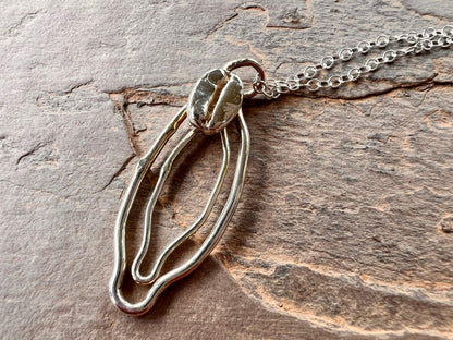Sterling silver vulva necklace with sterling silver coffee bean - Sølv Lines
