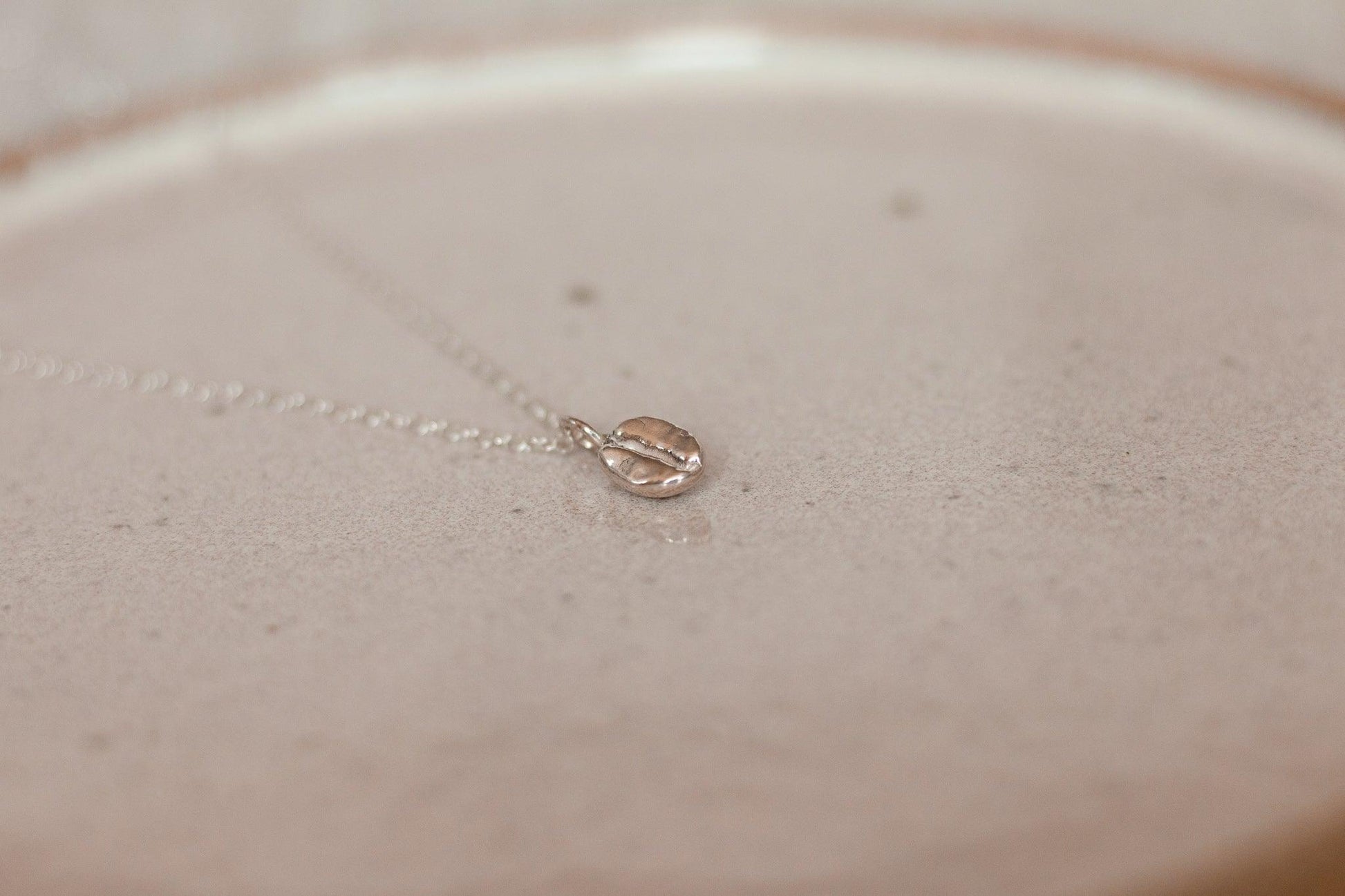 Sterling Silver Coffee Bean Necklace - Sølv Lines