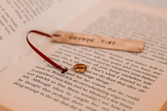 Copper and Red Bronze Colombian Coffee bean bookmark - Sølv Lines