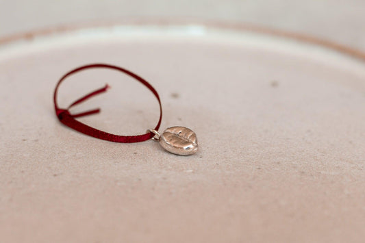 Hinitan Plantation Barako Liberica Bean Sterling Silver Pendant Charm - Sølv Lines