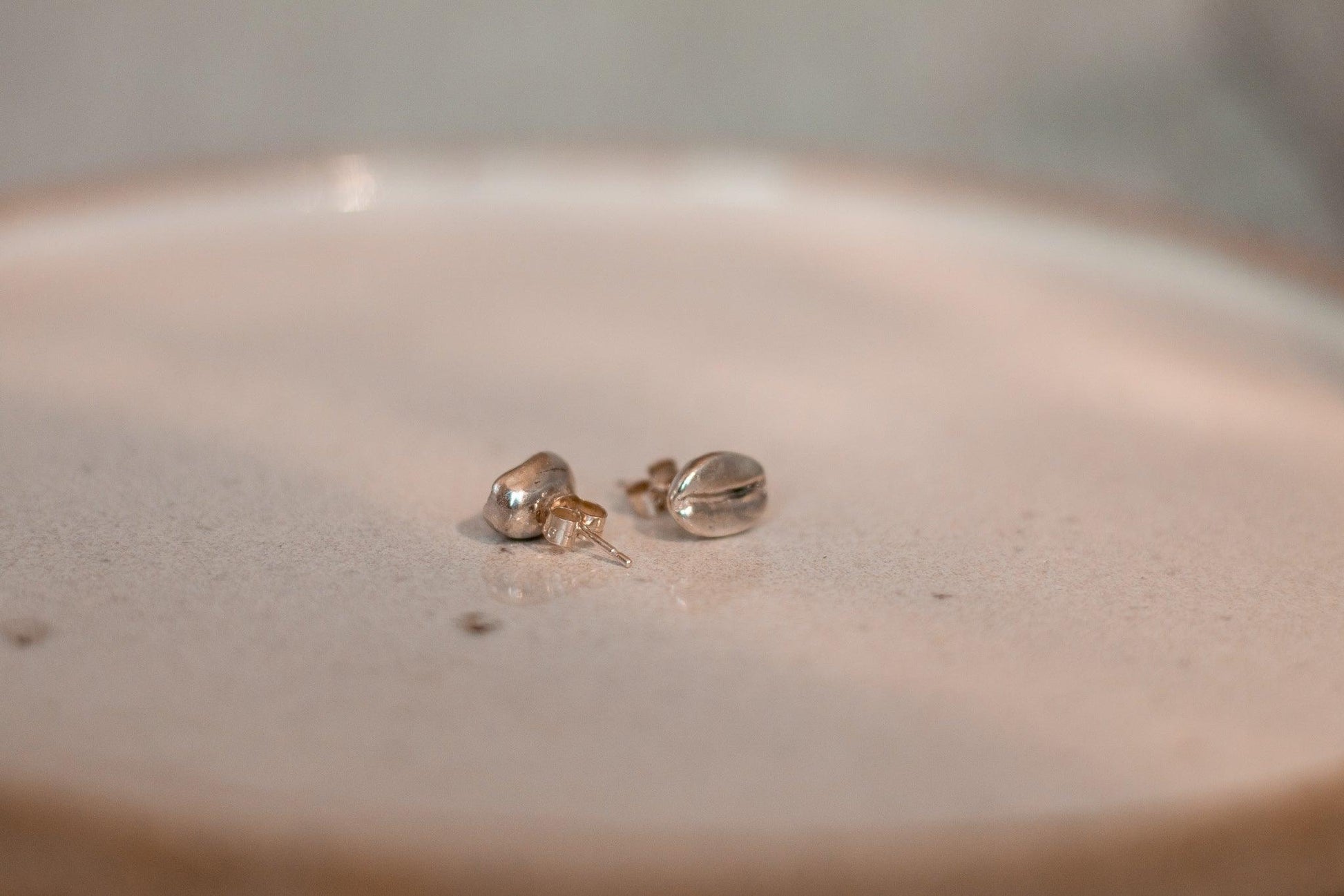 Sterling Silver Coffee Bean stud Earrings - Sølv Lines