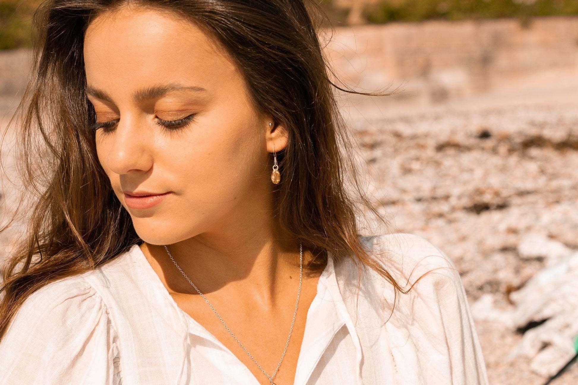 Red Bronze Coffee Bean Drop Earrings - Sølv Lines