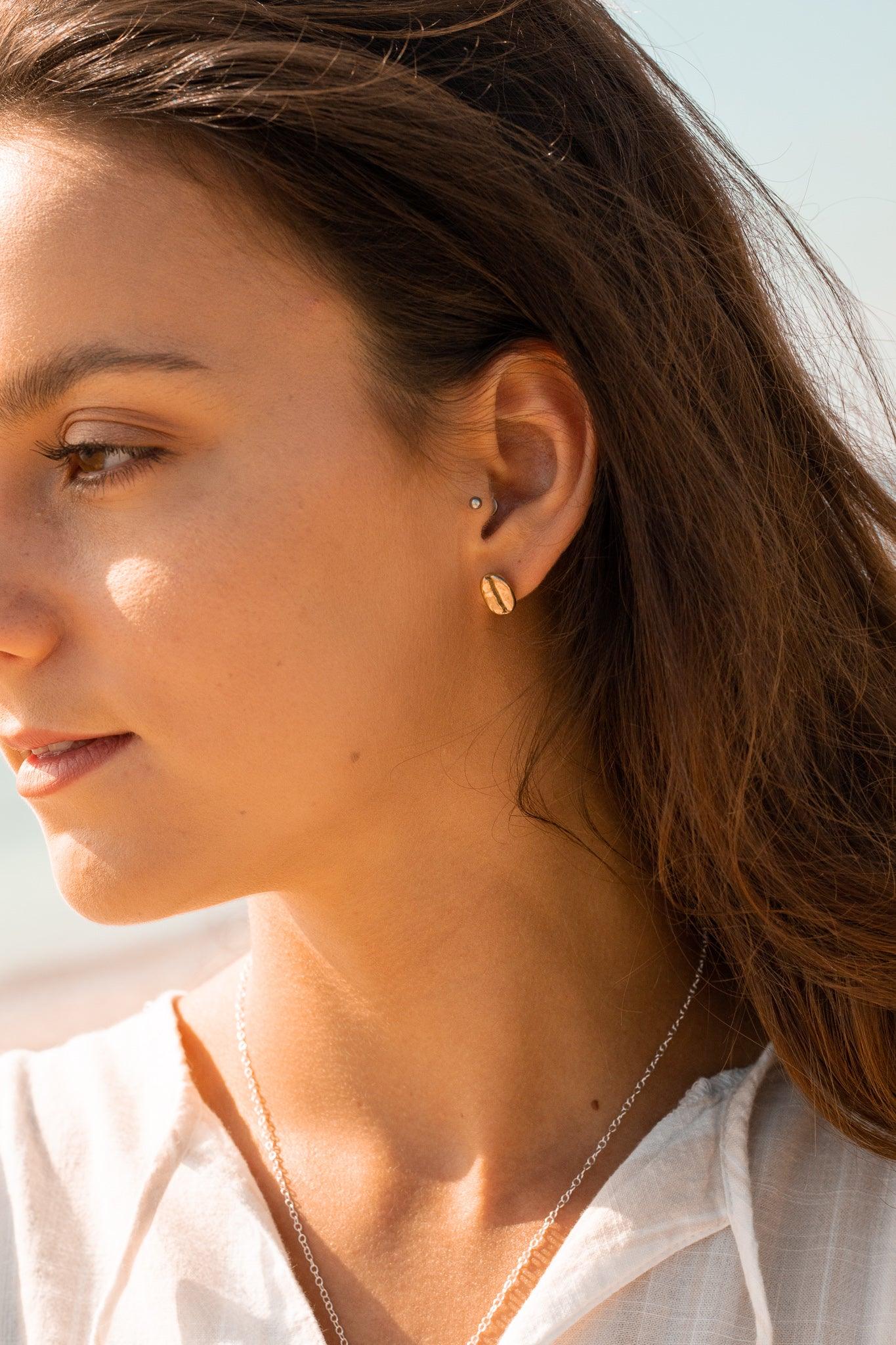 Brass Coffee Bean stud Earrings - Sølv Lines