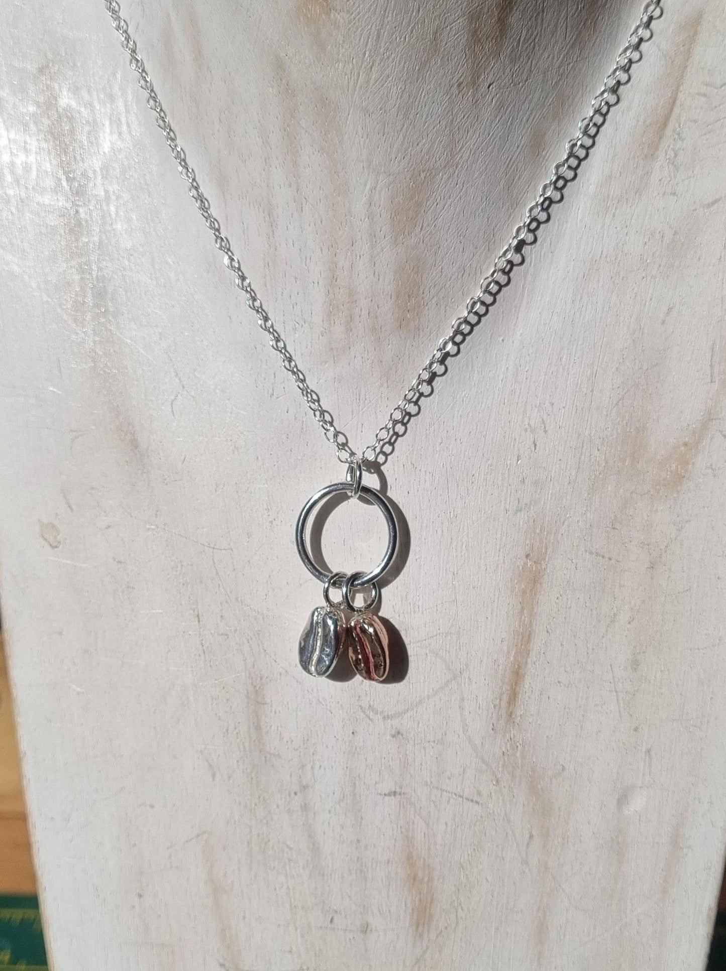 Twin Coffee Bean Necklace - Sølv Lines
