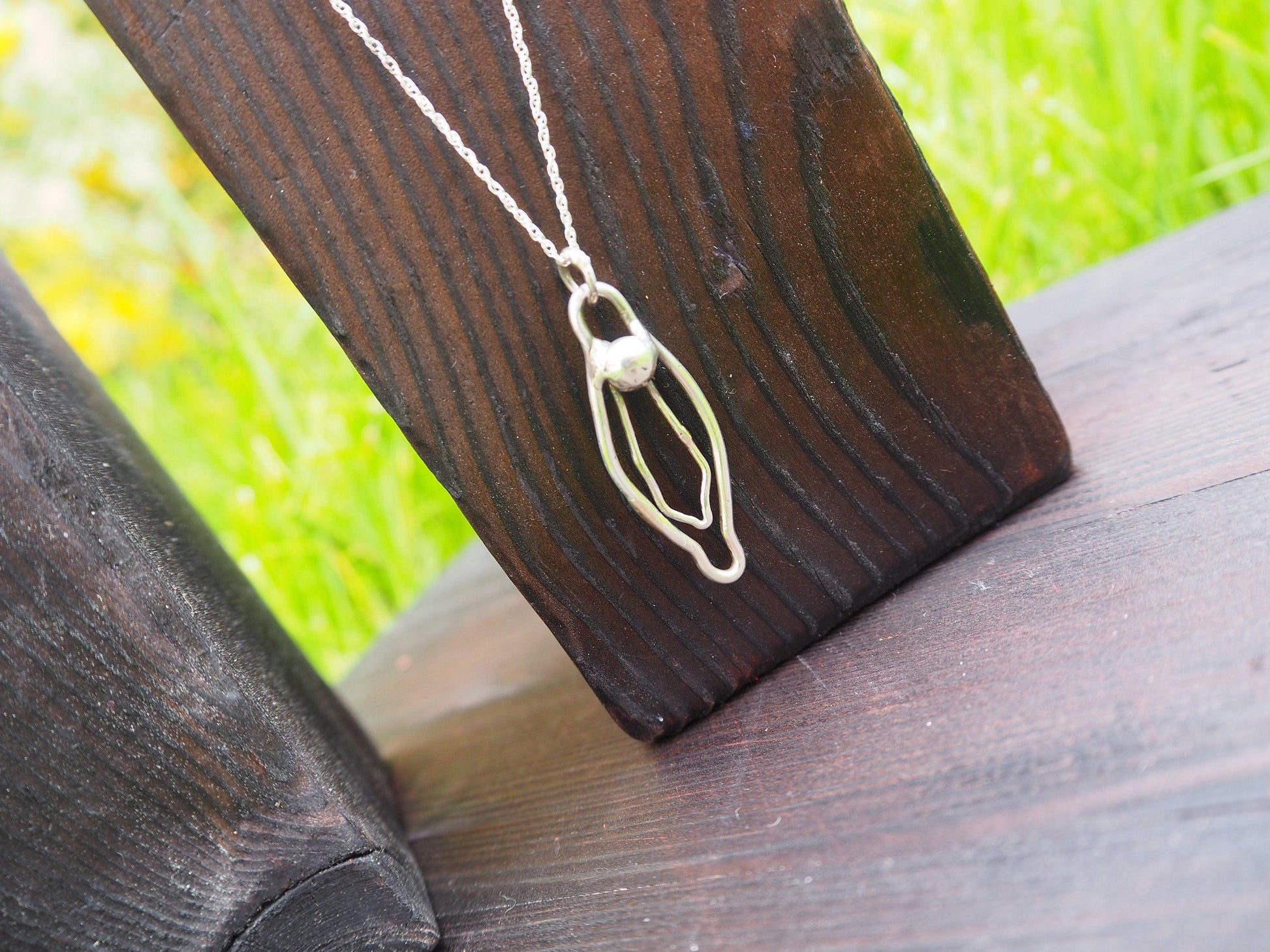 Sterling Silver Handmade Vulva Pendant - Sølv Lines