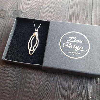 Sterling Silver Handmade Vulva Pendant - Sølv Lines