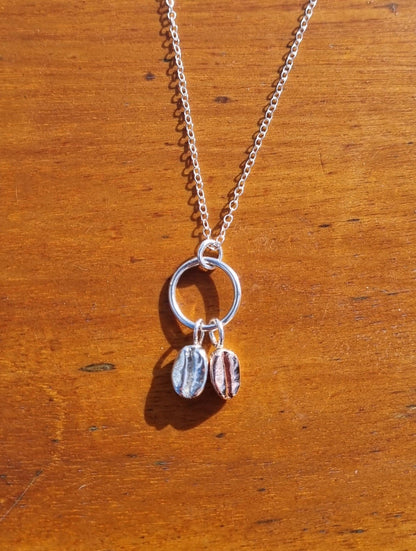 Twin Coffee Bean Necklace - Sølv Lines